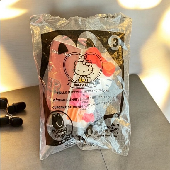 2/$20 NEW IN BAG McDonald's Happy Meal Hello Kitty Birthday Cupcake Hello Kitty - Picture 3 of 4